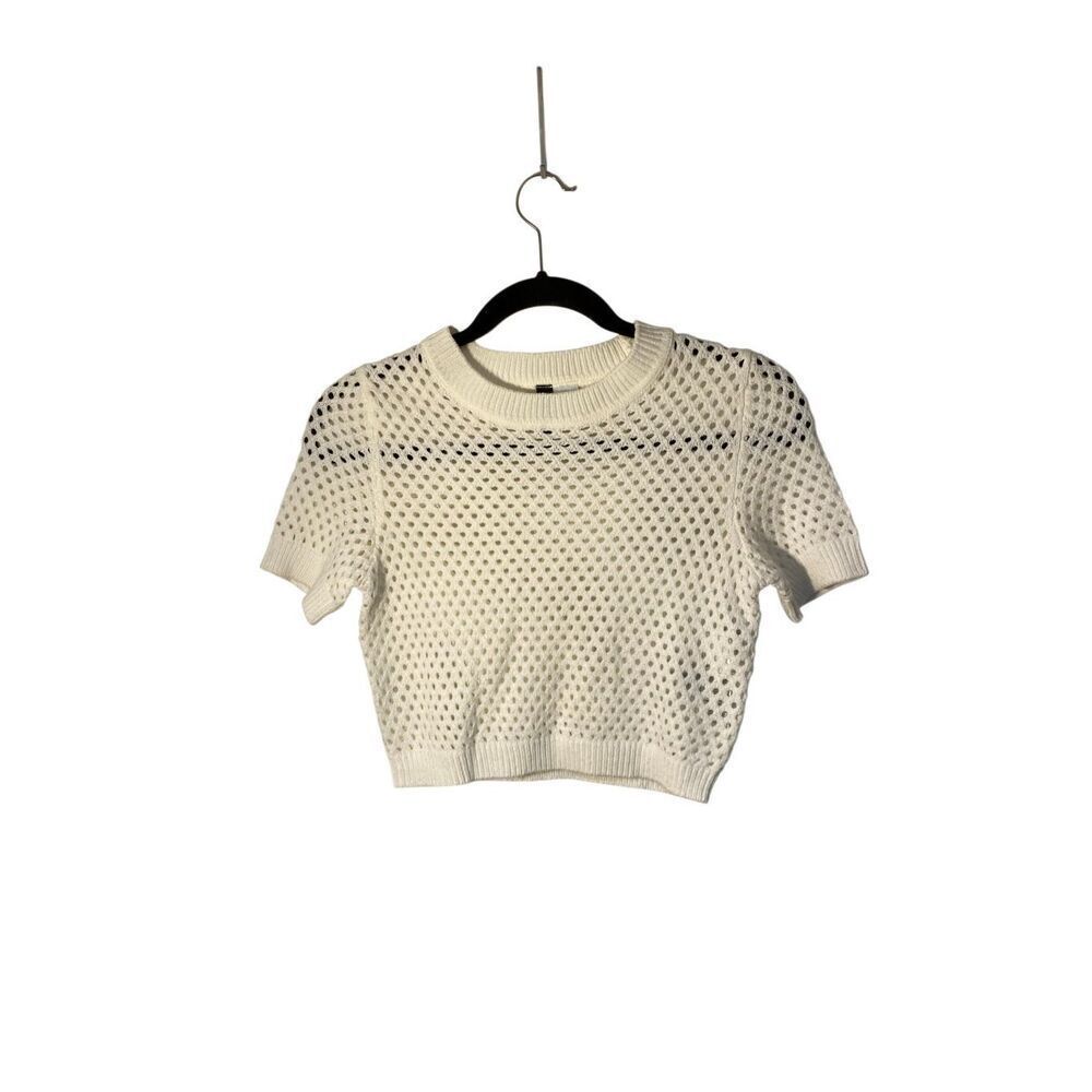 H&M women’s cream, crocheted, soft whole knit short sleeve cropped sweater XS